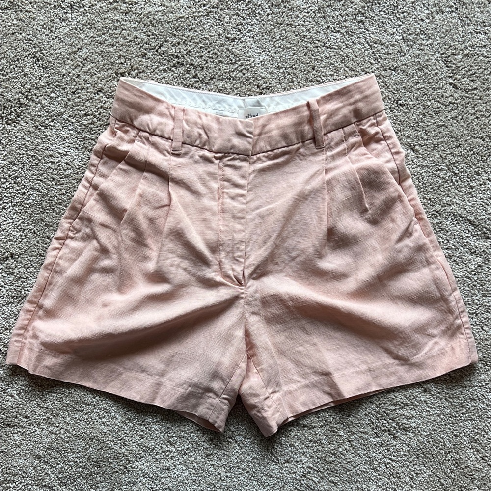 Aritzia Wilfred Light Pink Pleated Shorts